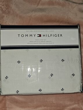 Tommy Hilfiger Twin XL Sheet Set NEW